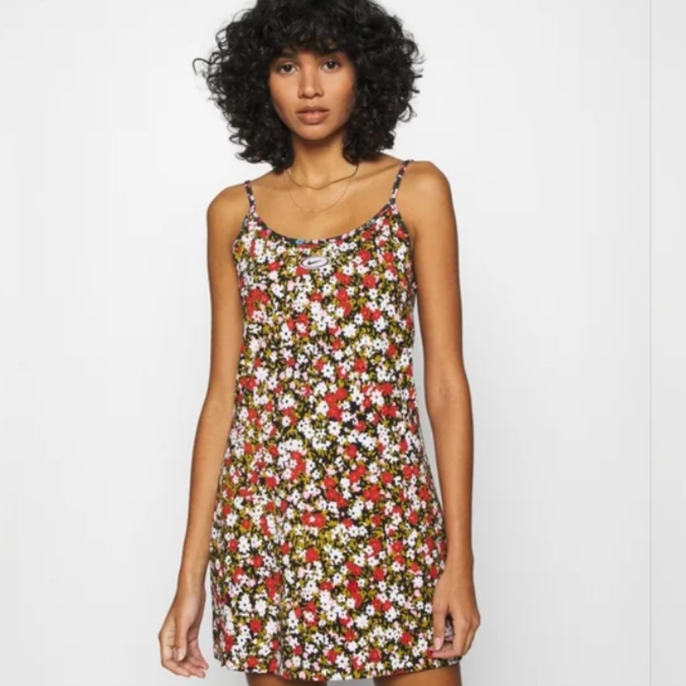 Size Small Slim Fit Floral Nike Dress